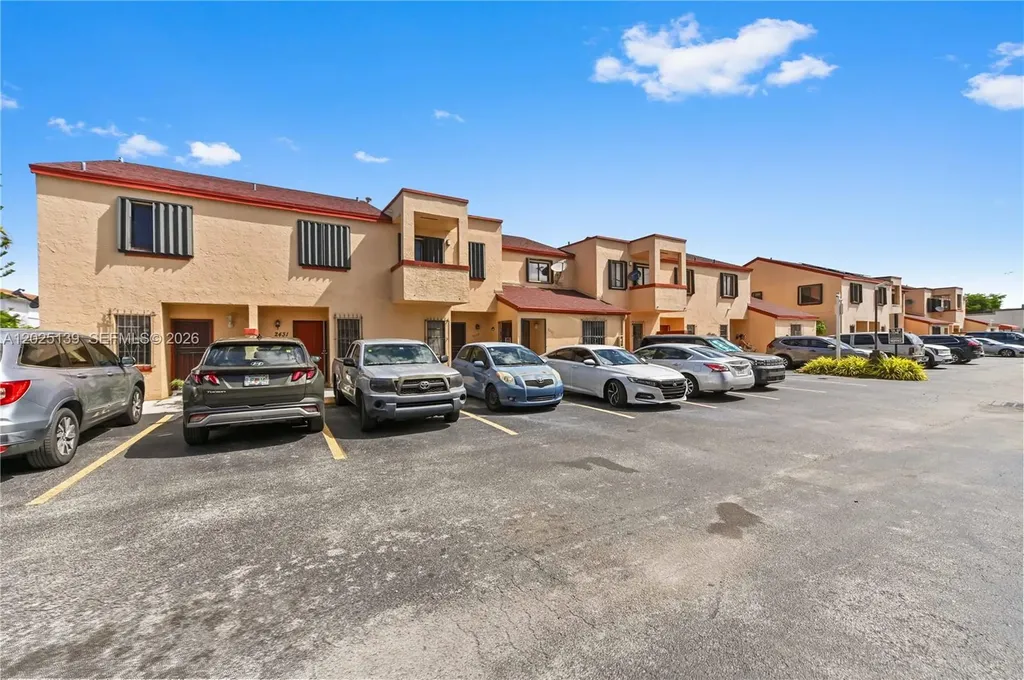 2433 W 52nd Place Hialeah FL 33016