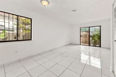 2433 W 52nd Place Hialeah FL 33016