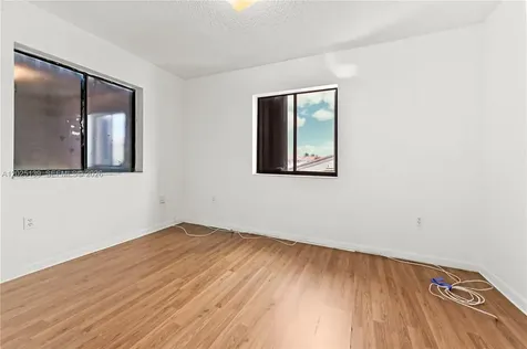 2433 W 52nd Place Hialeah FL 33016