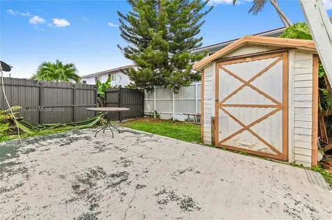 2433 W 52nd Place Hialeah FL 33016