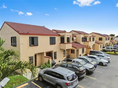 2433 W 52nd Place Hialeah FL 33016