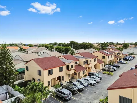 2433 W 52nd Place Hialeah FL 33016