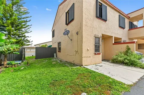 2433 W 52nd Place Hialeah FL 33016