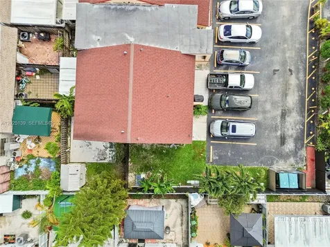 2433 W 52nd Place Hialeah FL 33016