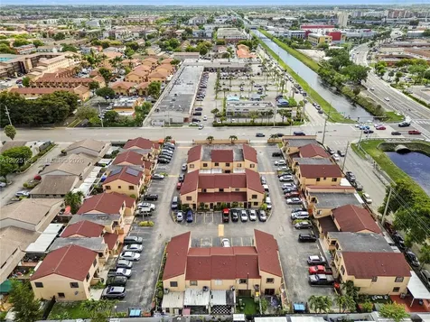 2433 W 52nd Place Hialeah FL 33016