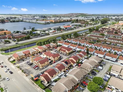 2433 W 52nd Place Hialeah FL 33016
