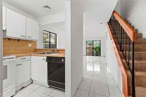 2433 W 52nd Place Hialeah FL 33016