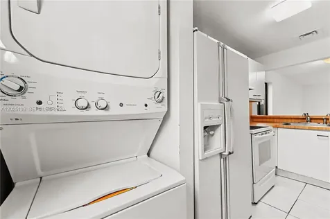 2433 W 52nd Place Hialeah FL 33016