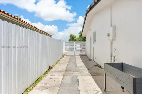 16820 NW 74th Avenue Hialeah FL 33015