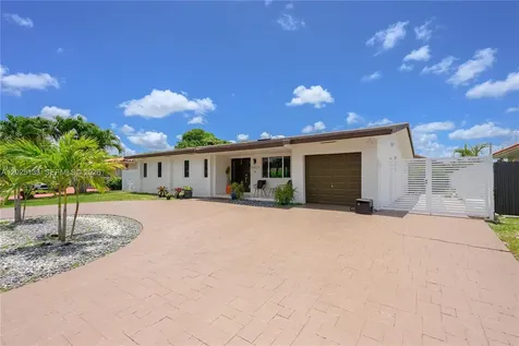 16820 NW 74th Avenue Hialeah FL 33015