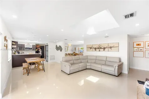 16820 NW 74th Avenue Hialeah FL 33015