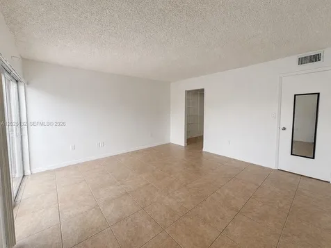 9371 Fontainebleau Boulevard Miami FL 33172