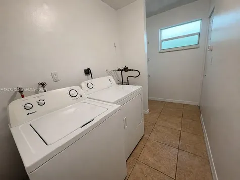 9371 Fontainebleau Boulevard Miami FL 33172