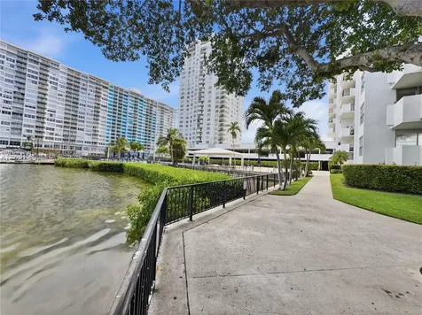 2750 NE 183rd Street Aventura FL 33160