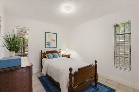 11480 SW 96th Terrace Miami FL 33176