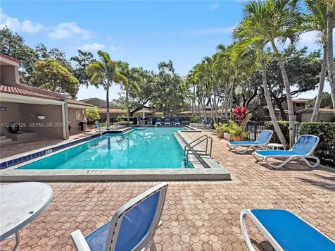 500 Bonnie Brae Way Hollywood FL 33021