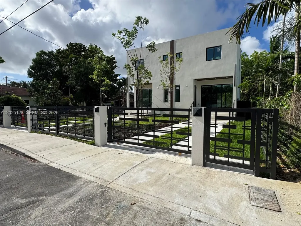 1924 NW 27th Street Miami FL 33142