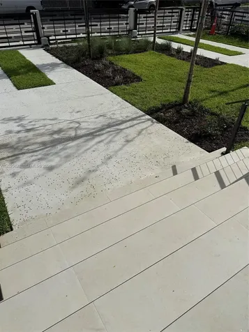 1924 NW 27th Street Miami FL 33142
