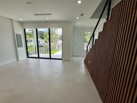 1924 NW 27th Street Miami FL 33142
