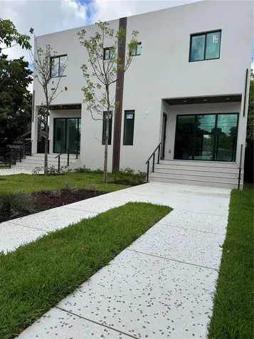 1924 NW 27th Street Miami FL 33142