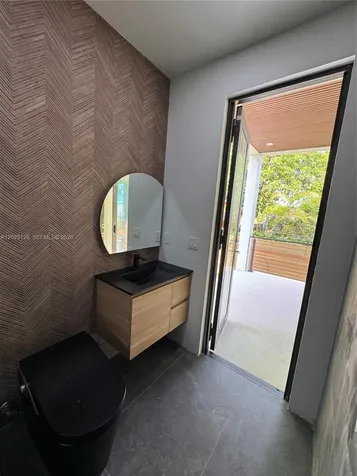 1924 NW 27th Street Miami FL 33142