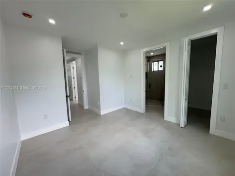 1924 NW 27th Street Miami FL 33142