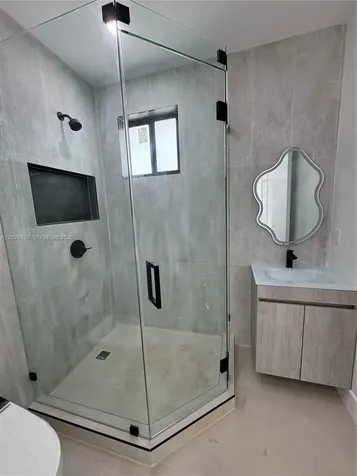 1924 NW 27th Street Miami FL 33142
