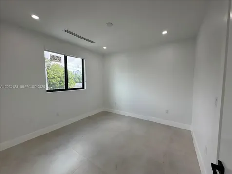 1924 NW 27th Street Miami FL 33142