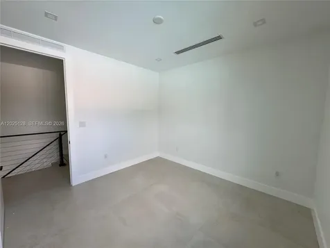 1924 NW 27th Street Miami FL 33142
