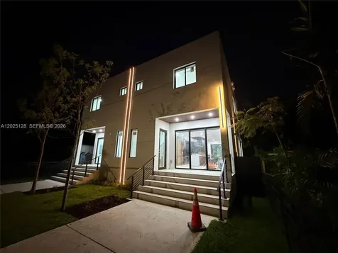 1924 NW 27th Street Miami FL 33142