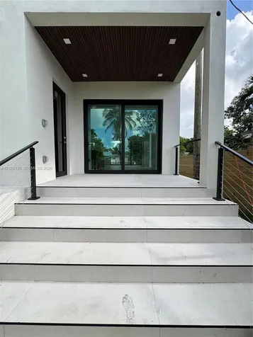 1924 NW 27th Street Miami FL 33142