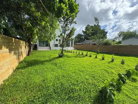 1924 NW 27th Street Miami FL 33142