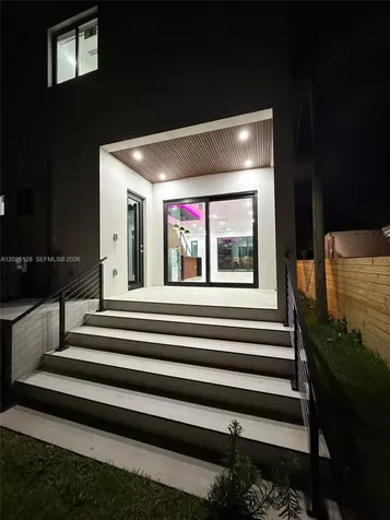 1924 NW 27th Street Miami FL 33142