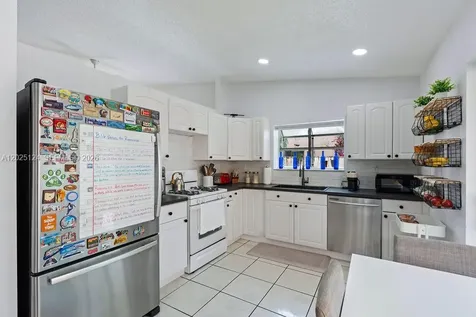 19080 NW 77th Court Hialeah FL 33015