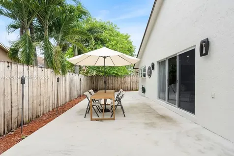 19080 NW 77th Court Hialeah FL 33015
