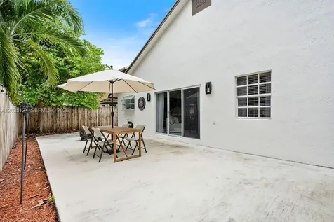 19080 NW 77th Court Hialeah FL 33015