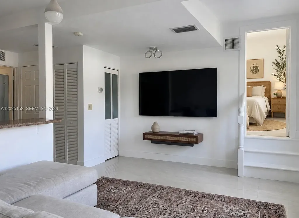 5782 SW 16th Street Miami FL 33155