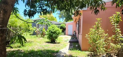901 NE 160th Terrace North Miami Beach FL 33162