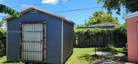 901 NE 160th Terrace North Miami Beach FL 33162