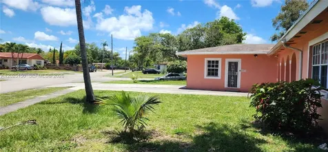 901 NE 160th Terrace North Miami Beach FL 33162