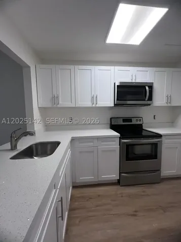 2570 W 67th Place Hialeah FL 33016