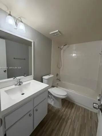2570 W 67th Place Hialeah FL 33016