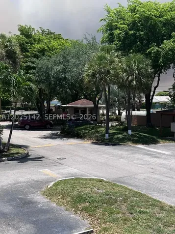 2570 W 67th Place Hialeah FL 33016