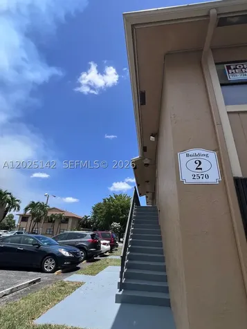 2570 W 67th Place Hialeah FL 33016