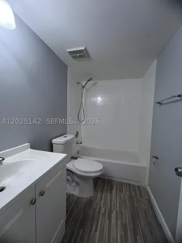 2570 W 67th Place Hialeah FL 33016