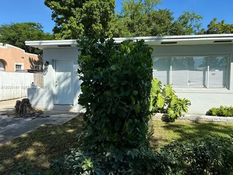 2359 NW 32nd Street Miami FL 33142