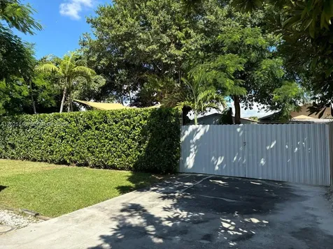 2359 NW 32nd Street Miami FL 33142
