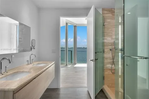 2900 NE 7th Avenue Miami FL 33137