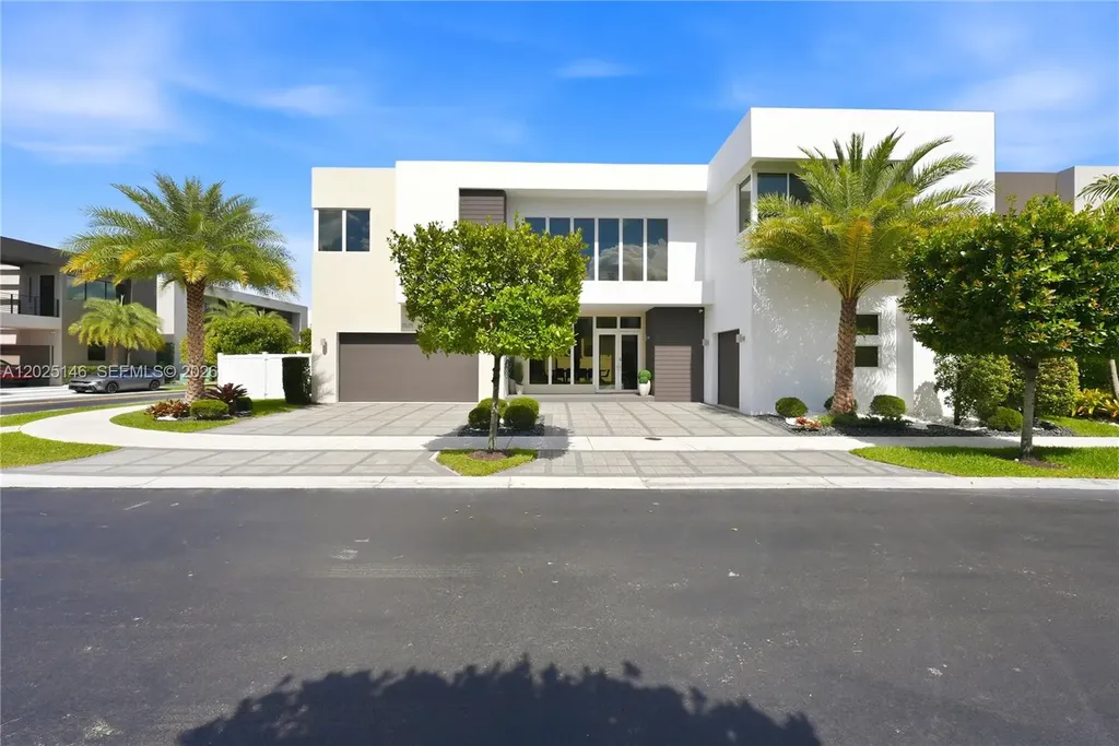 7525 NW 103rd Place Doral FL 33178