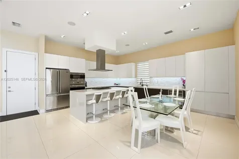 7525 NW 103rd Place Doral FL 33178